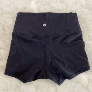 Lululemon In Movement Short *Everlux 2.5" Black Sz 4